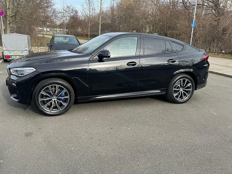 Schwarz Gebraucht 2021 BMW X6 M Sport SUV | 71.900 € (Teuer) - Bild 1/4