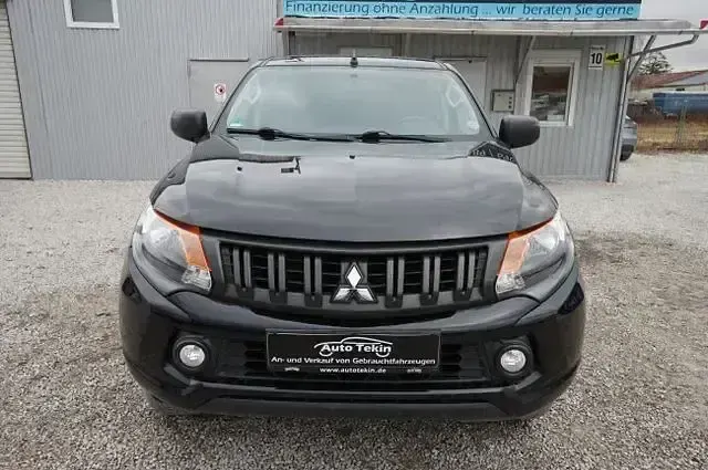 Gebraucht Mitsubishi L200 154 PS (113 kW) 2019 Schwarz Pickup