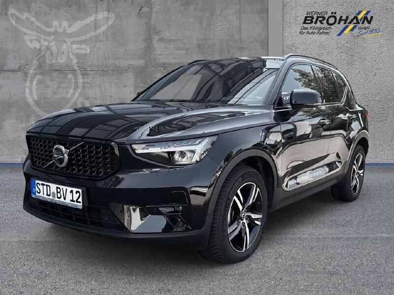 Onyx black / metallic Gebraucht 2023 Volvo XC40 Plus SUV | 32.880 € (Fairer Preis) - Bild 1/4