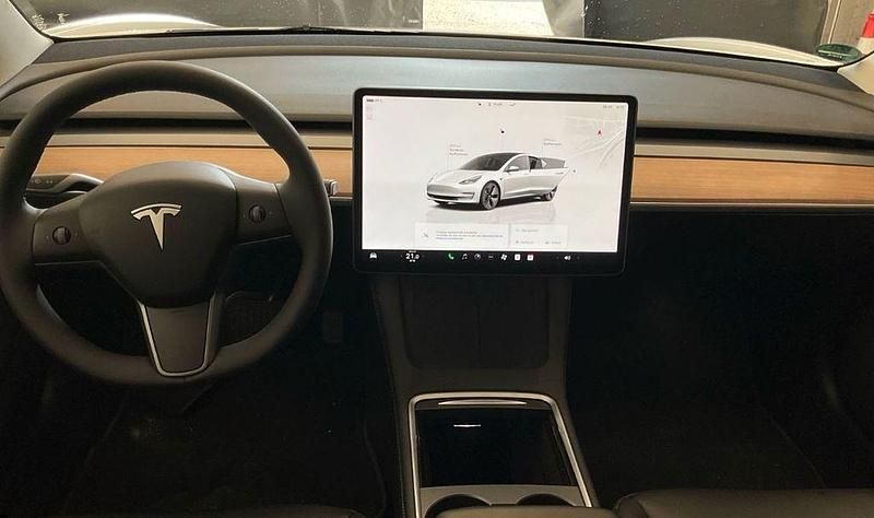 Gebraucht Tesla Model 3 366 kW (498 PS) 2022 Weiß metallic Limousine