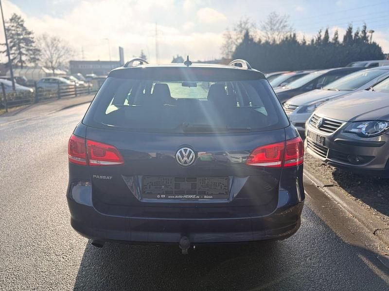 Gebraucht VW Passat Trendline 122 PS (89 kW) 2011 Blau Kombi