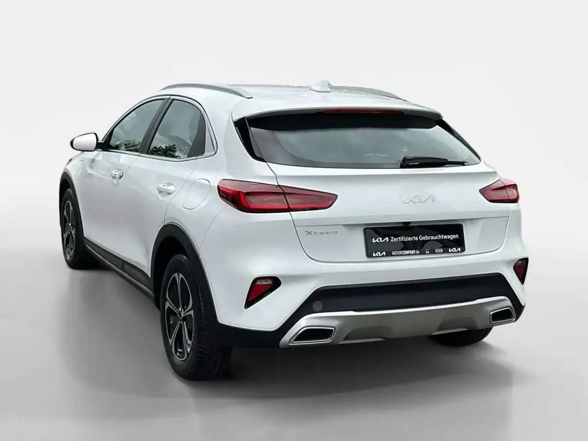 Gebraucht Kia XCeed Spirit 141 PS (103 kW) 2022 Weiß SUV