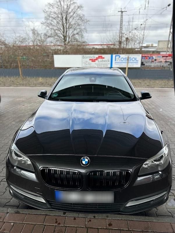 Gebraucht BMW 525 218 PS (160 kW) 2016 Grau Kombi