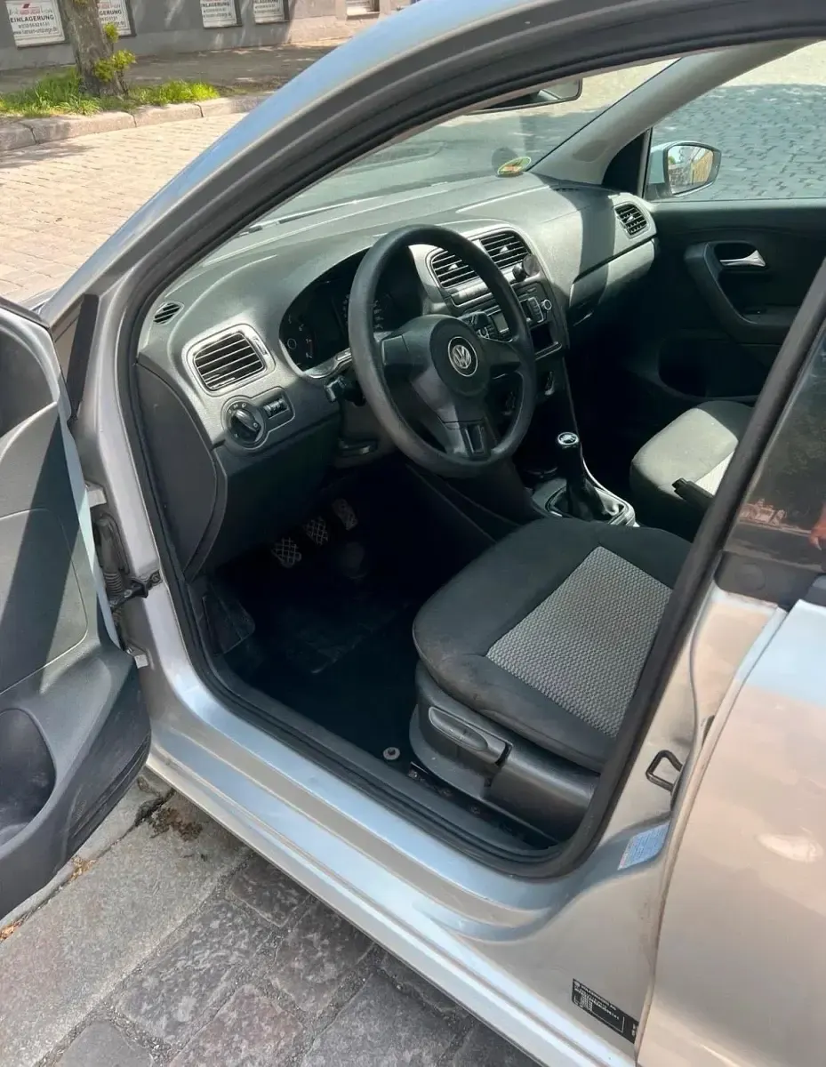 Gebraucht VW Polo 60 PS (44 kW) 2010 Silber Kleinwagen