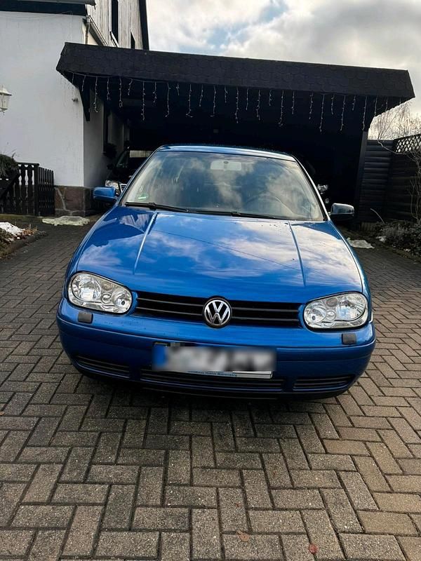 Blau Gebraucht 2003 VW Golf IV Kleinwagen | 3.300 € (Teuer) - Bild 1/4