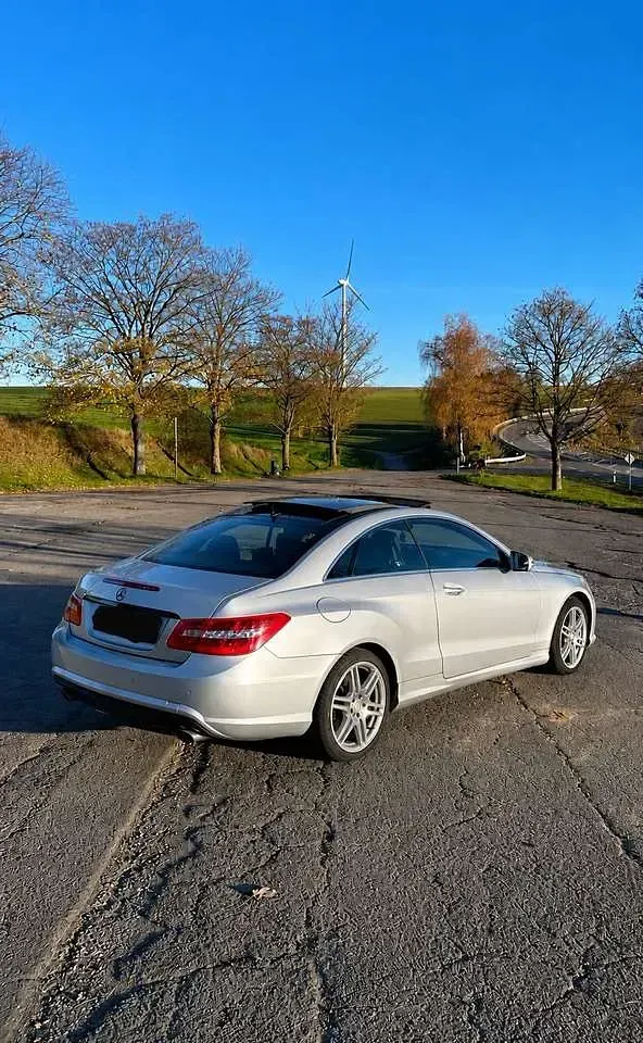 Gebraucht Mercedes E350 Avantgarde 231 PS (169 kW) 2009 Silber Coupé