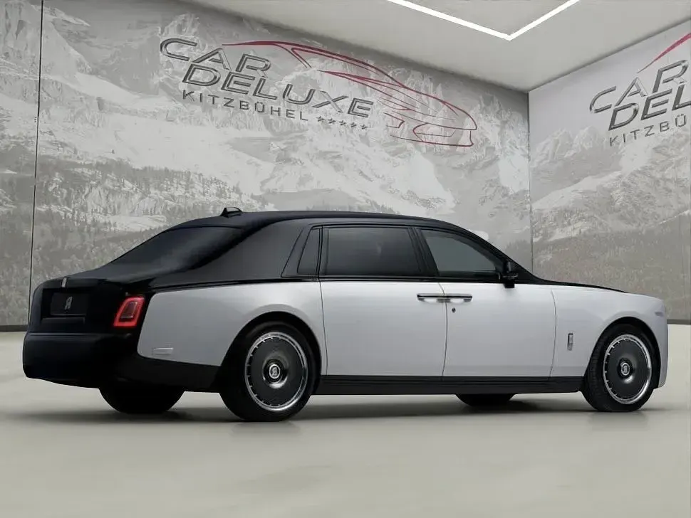 Neu Rolls Royce Phantom 571 PS (419 kW) 2026 Schwarz Limousine