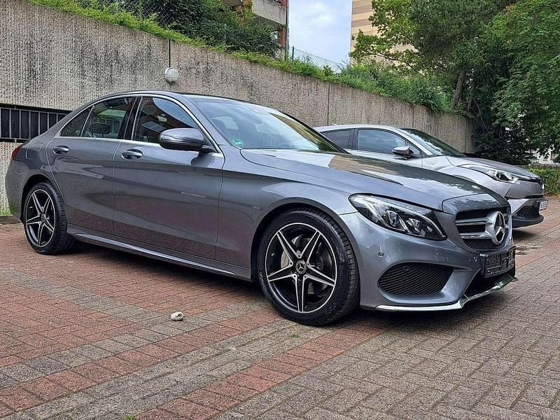 Grau Gebraucht 2018 Mercedes C200 Edition Limousine | 20.999 € (Fairer Preis) - Bild 1/4