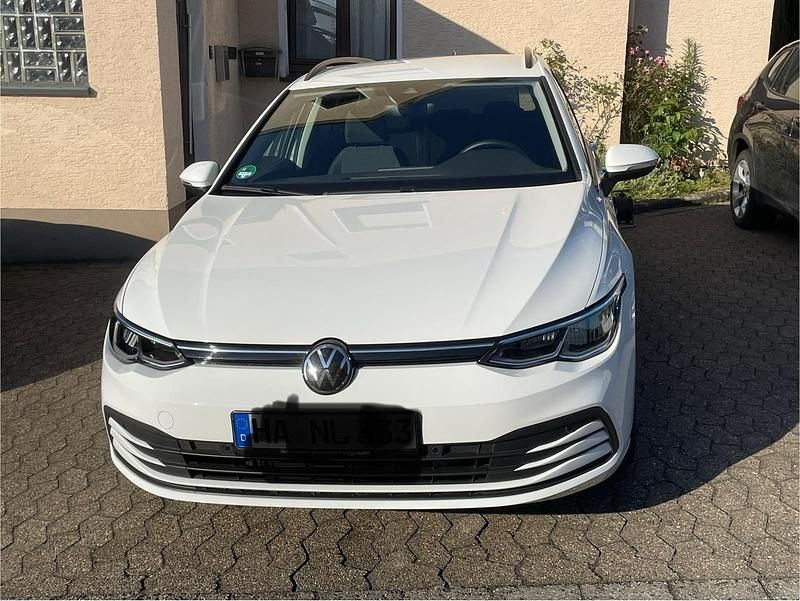 Weiß Gebraucht 2023 VW Golf VIII Kombi | 22.950 € (Superpreis) - Bild 1/4