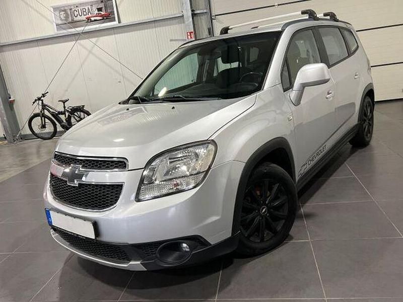 Silber Gebraucht 2012 Chevrolet Orlando Van / Kleinbus | 5.995 € (Fairer Preis) - Bild 1/4