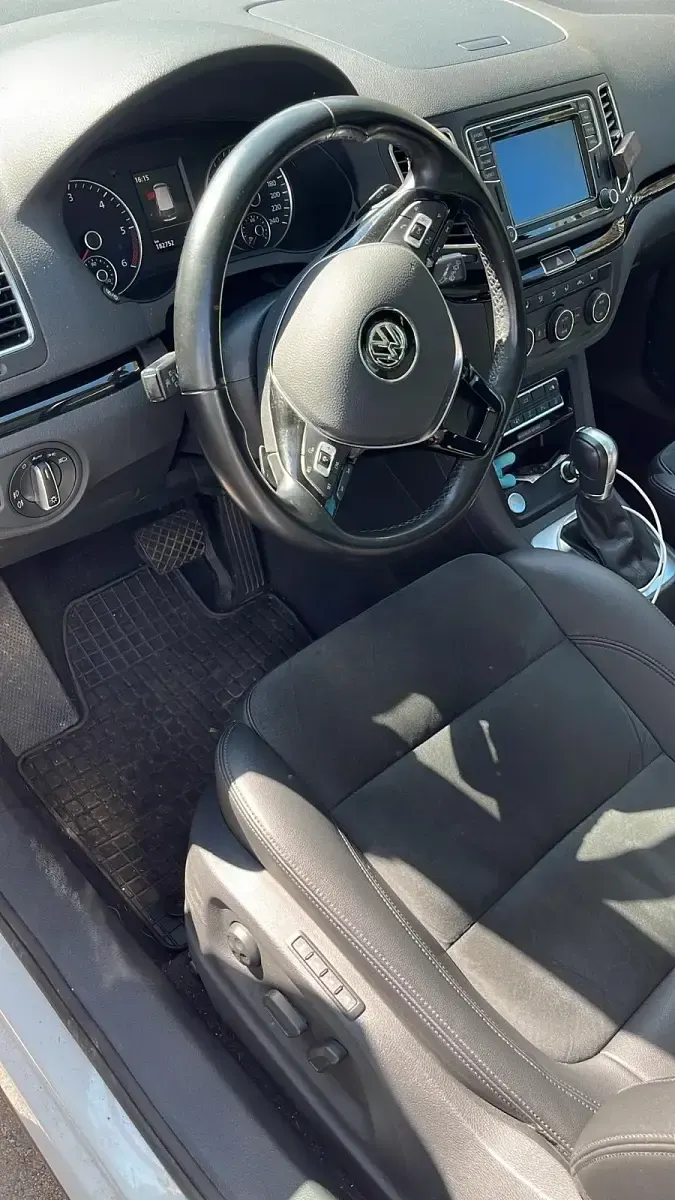 Gebraucht VW Sharan 150 PS (110 kW) 2015 Weiß Van / Kleinbus