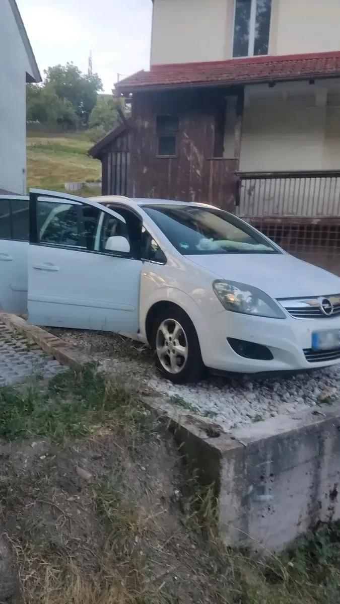 Gebraucht Opel Zafira Cosmo 150 PS (110 kW) 2009 Weiß Van / Kleinbus