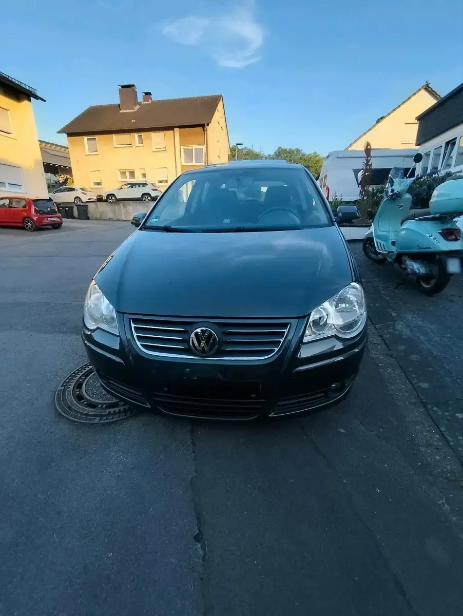 Gebraucht VW Polo 80 PS (58 kW) 2008 Grau Kleinwagen