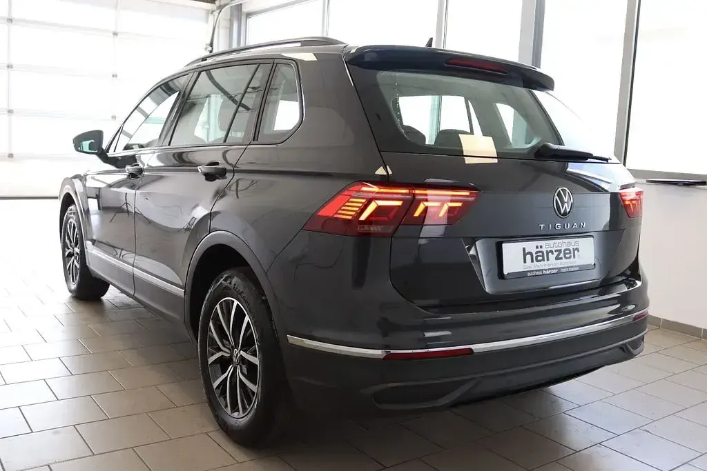 Gebraucht VW Tiguan Life 150 PS (110 kW) 2024 Grau SUV