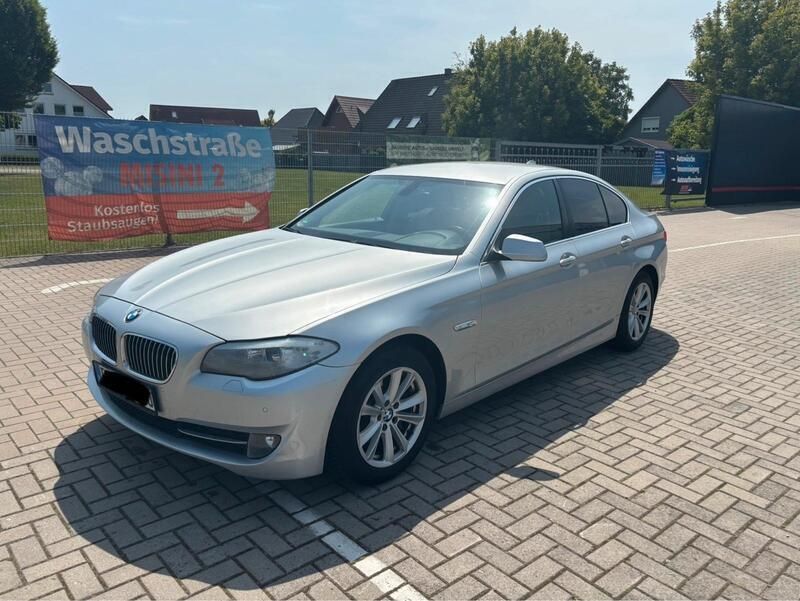 Silber Gebraucht 2010 BMW 525 Limousine | 6.800 € (Guter Preis) - Bild 1/4