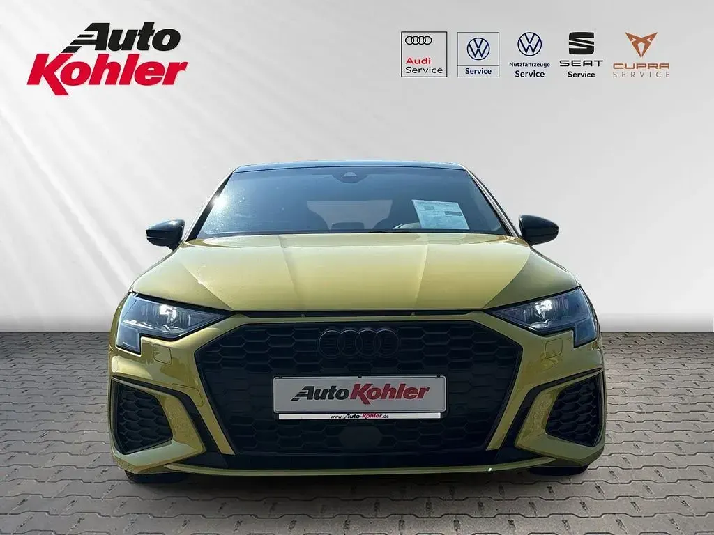 Gebraucht Audi A3 S-Line 116 PS (85 kW) 2023 Gelb Limousine
