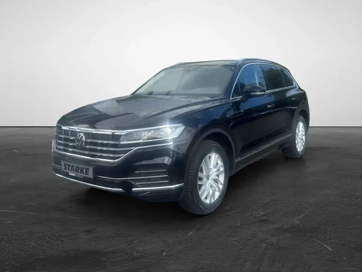 Gebraucht VW Touareg Atmosphere 231 PS (169 kW) 2022 Schwarz (deep black perleffekt) SUV