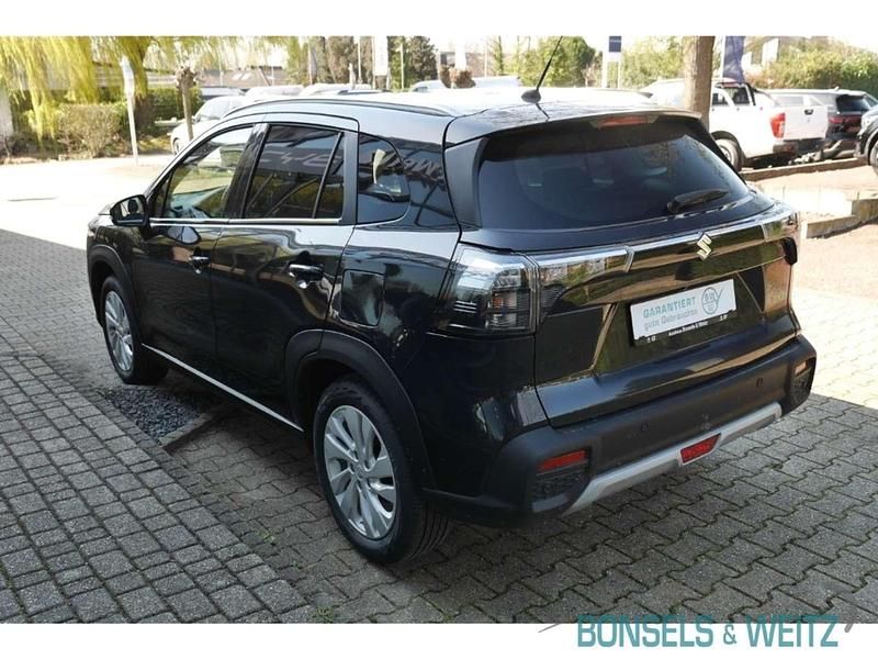 Gebraucht Suzuki SX4 Comfort 129 PS (94 kW) 2024 Cosmic black SUV