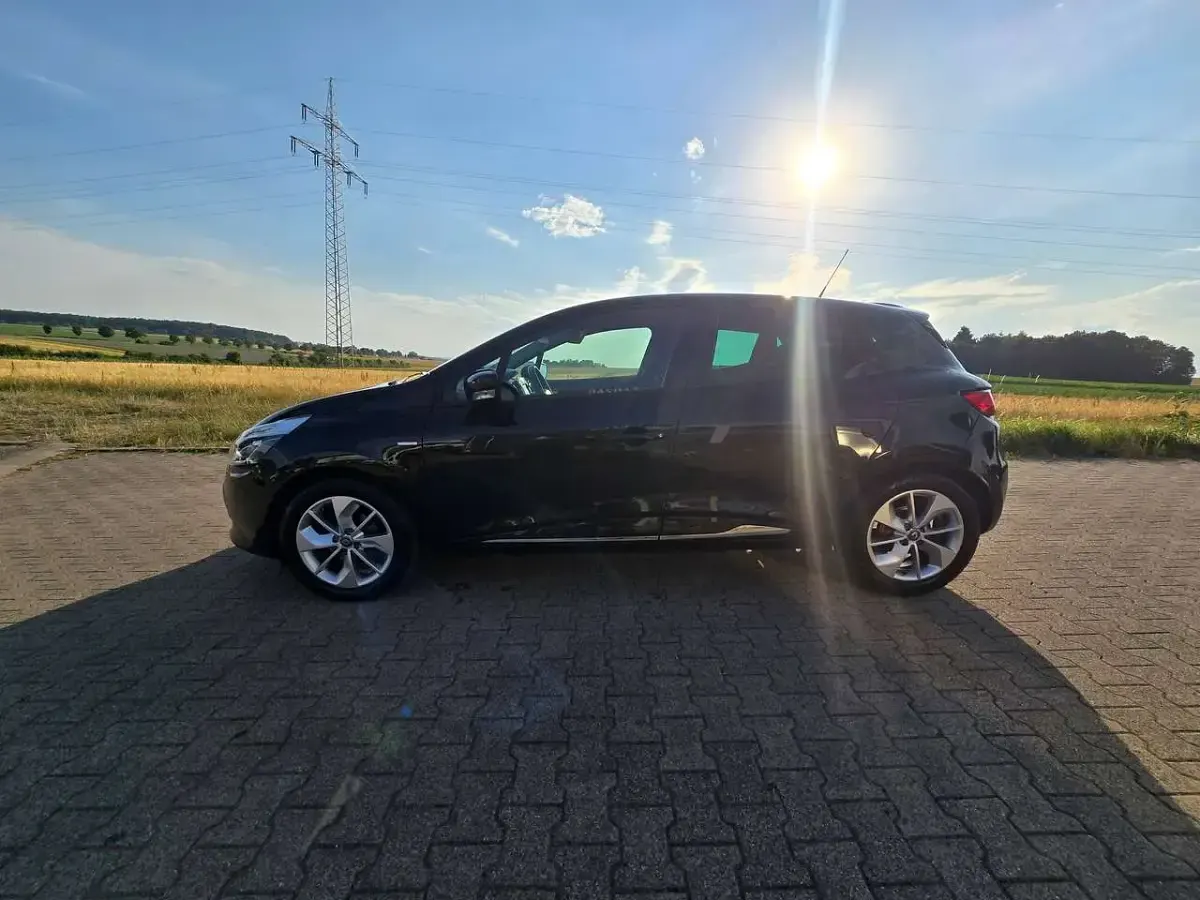 Gebraucht Renault Clio 90 PS (66 kW) 2015 Schwarz Kleinwagen