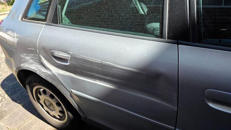 Usata Audi A3 Ambition 101 CV (74 kW) 2000 Argento Utilitaria