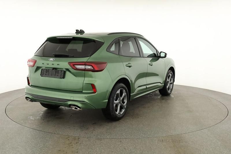 Neu Ford Kuga ST-Line 186 PS (136 kW) 2026 Bursting green SUV