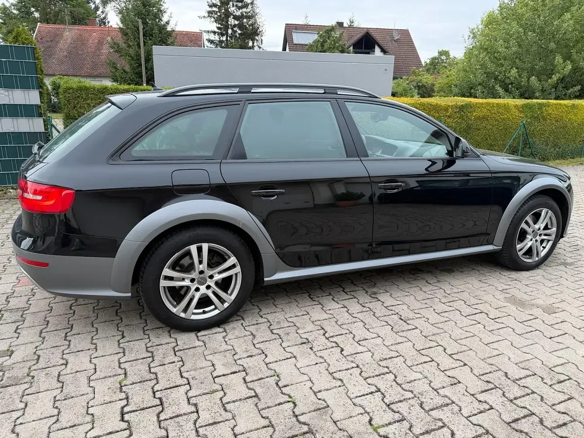 Gebraucht Audi A4 Allroad 143 PS (105 kW) 2013 Schwarz Kombi