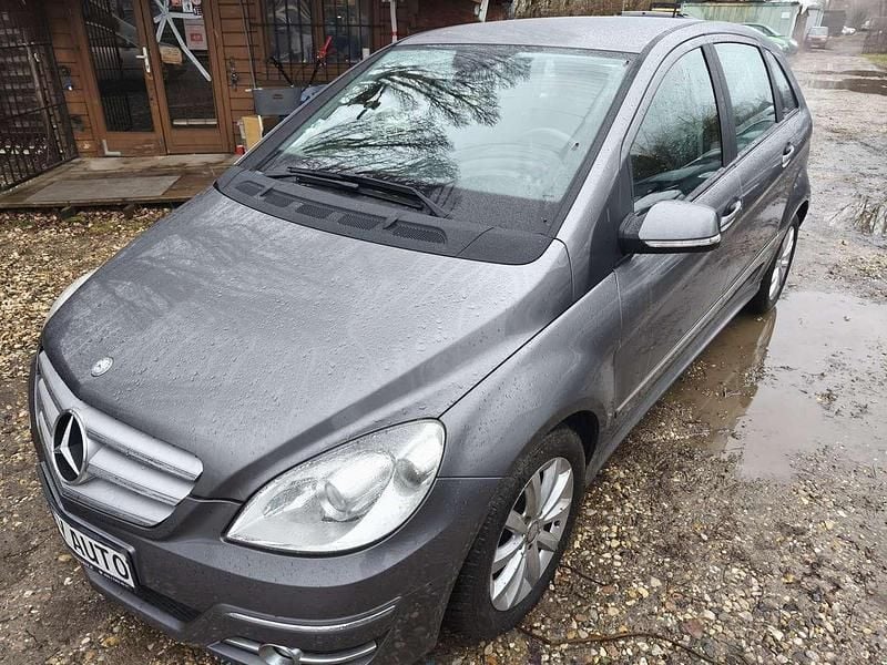 Gebraucht Mercedes B180 109 PS (80 kW) 2009 Mountaingrau  met. Van / Kleinbus