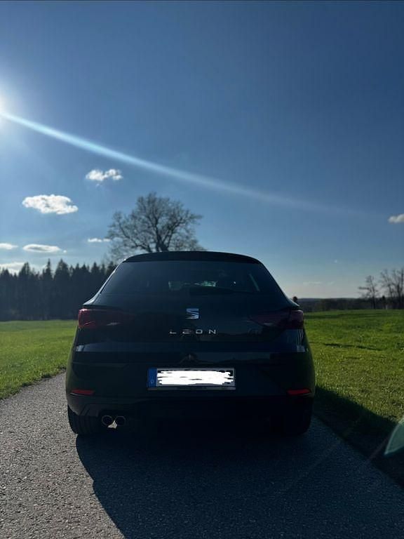 Gebraucht Seat Leon FR 150 PS (110 kW) 2019 Schwarz Limousine