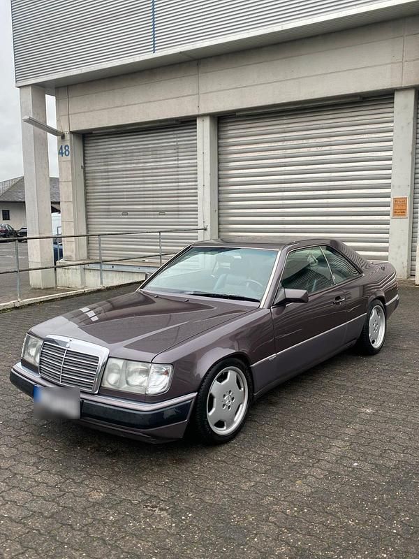 Gebraucht Mercedes E300 170 PS (125 kW) 1992 Violet Coupé