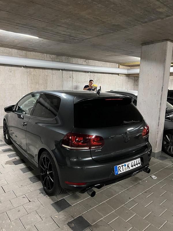 Gebraucht VW Golf Edition 235 PS (172 kW) 2012 Grau Coupé