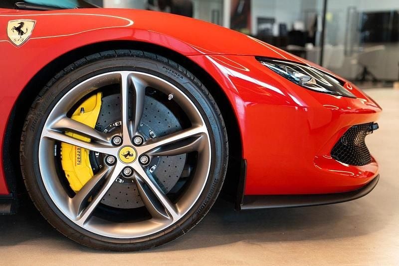 Neu Ferrari 296 829 PS (609 kW) 2026 Rot Cabrio