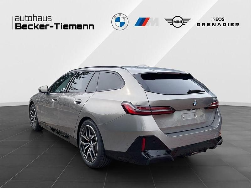 Neu BMW 520 Exclusive 197 PS (144 kW) 2026 Grau Limousine
