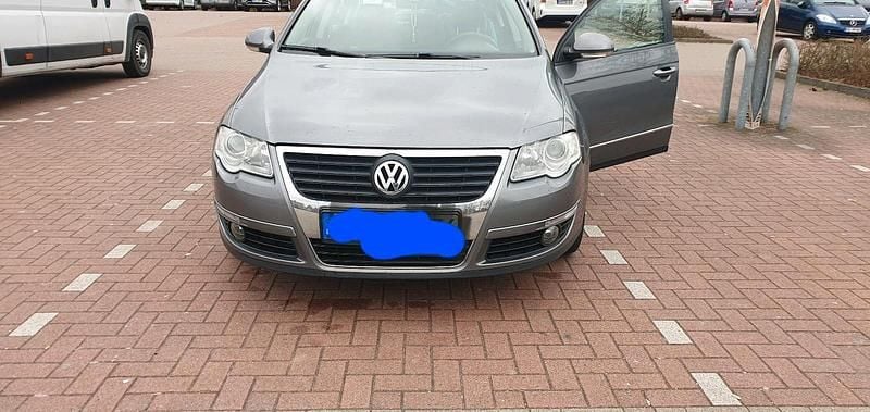 Gebraucht VW Passat 140 PS (102 kW) 2008 Grau Limousine