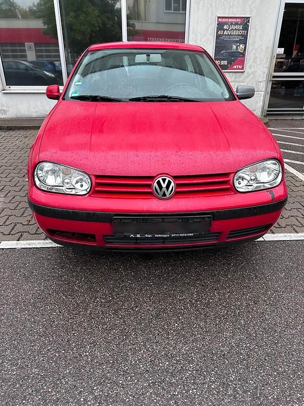 Rot Gebraucht 2002 VW Golf IV Kleinwagen | 1.300 € (Fairer Preis) - Bild 1/4