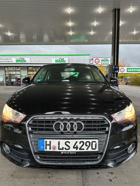 Schwarz Gebraucht 2012 Audi A1 Ambition Kleinwagen | 6.699 € (Fairer Preis) - Bild 1/4