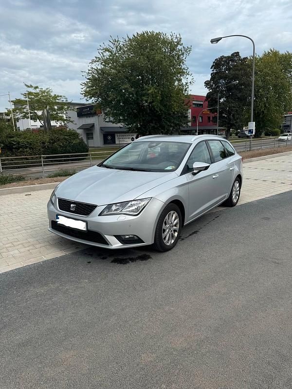 Silber Gebraucht 2016 Seat Leon Kombi | 6.199 € (Superpreis) - Bild 1/4