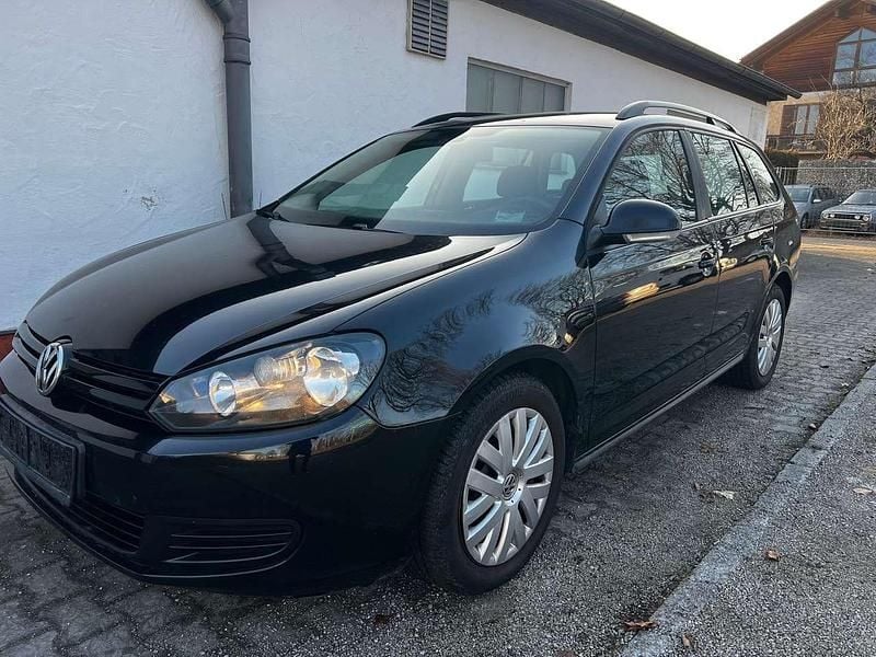 Gebraucht VW Golf VII Trendline 105 PS (77 kW) 2012 Deep black perleffekt Kombi