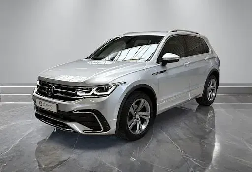 Gebraucht VW Tiguan R-line 150 PS (110 kW) 2022 Silber SUV