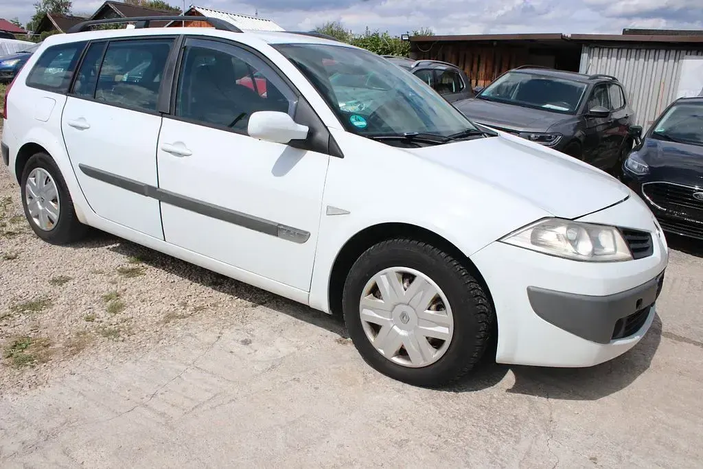 Gebraucht Renault Mégane II Avantage 106 PS (77 kW) 2006 Weiß Limousine