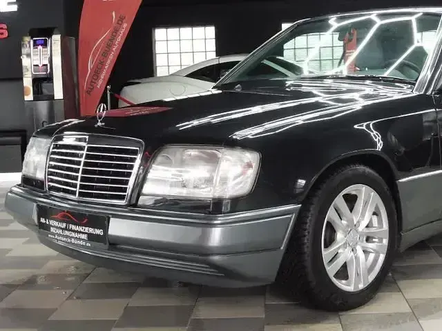 Używany Mercedes E200 136 KM (100 kW) 1995 Coupe