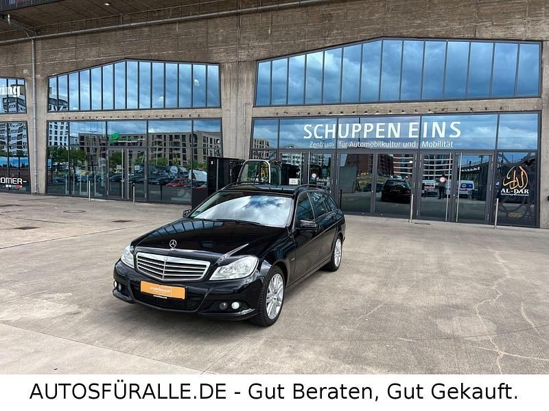 Schwarz Gebraucht 2012 Mercedes C220 Limousine | 6.999 € - Bild 1/3