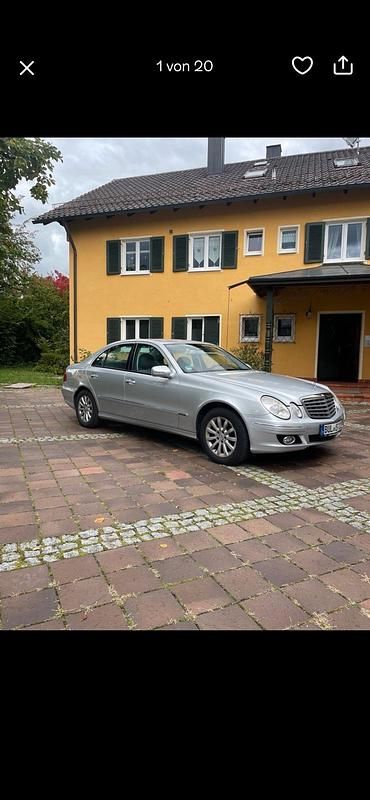 Silber Gebraucht 2006 Mercedes E280 Limousine | 6.800 € - Bild 1/4
