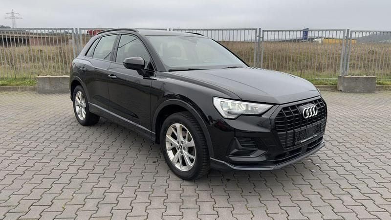 Schwarz Gebraucht 2021 Audi Q3 SUV | 20.900 € (Superpreis) - Bild 1/4