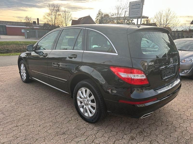 Gebraucht Mercedes R300 190 PS (139 kW) 2011 Schwarz Van / Kleinbus