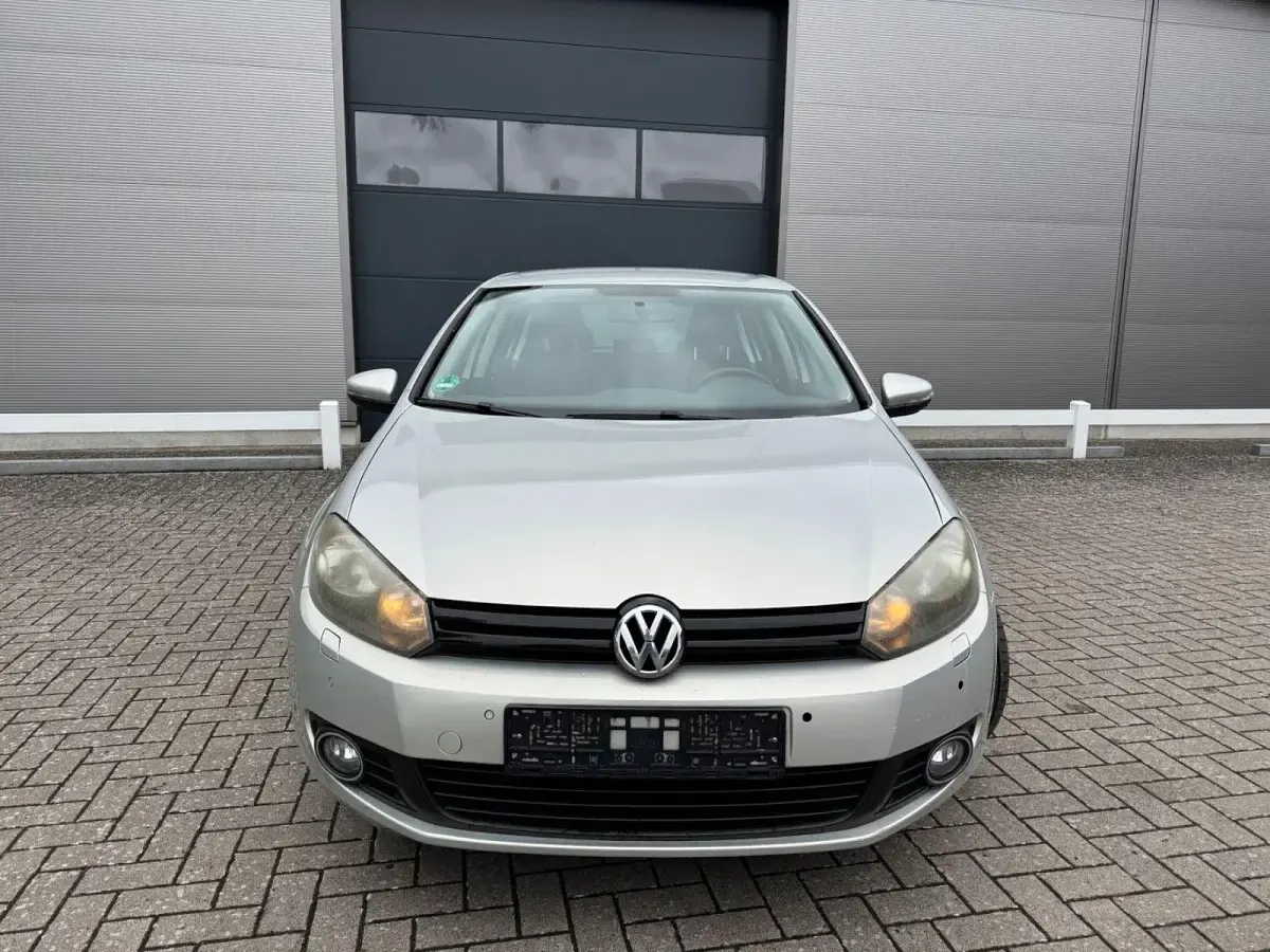 Gebraucht VW Golf VII Trendline 102 PS (75 kW) 2012 Silber Kleinwagen