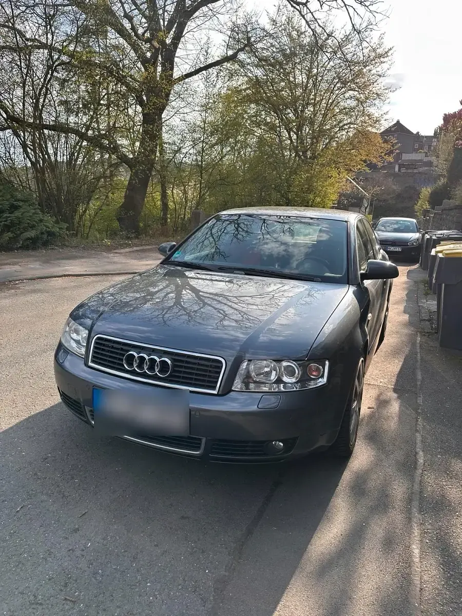 Second-hand Audi A4 130 CP (95 kW) 2004 Gri Berlinǎ