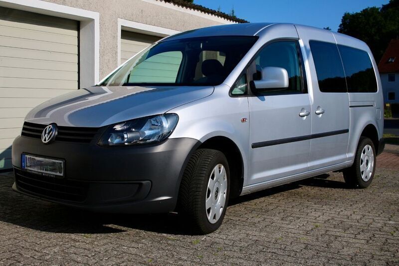 Silber Gebraucht 2014 VW Caddy Maxi Van / Kleinbus | 12.800 € (Teuer) - Bild 1/4