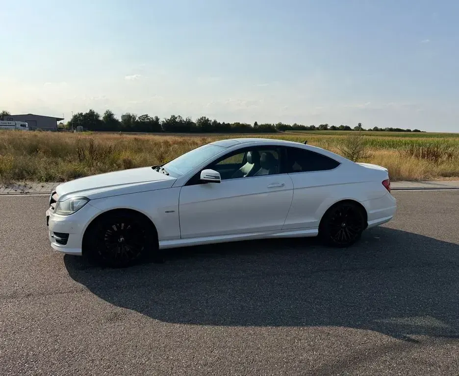 Gebraucht Mercedes C350 AMG Edition 1 306 PS (225 kW) 2011 Weiß Coupé