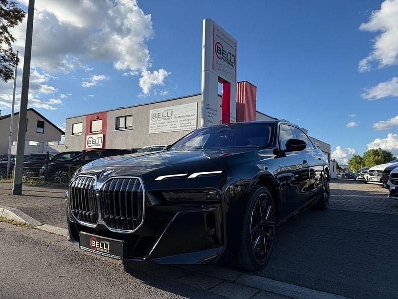 Schwarz Gebraucht 2024 BMW 740 M Sport Limousine | 88.950 € (Superpreis) - Bild 1/4