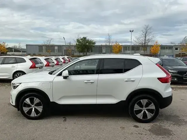 Gebraucht Volvo XC40 Plus 261 PS (191 kW) 2022 Crystal white SUV